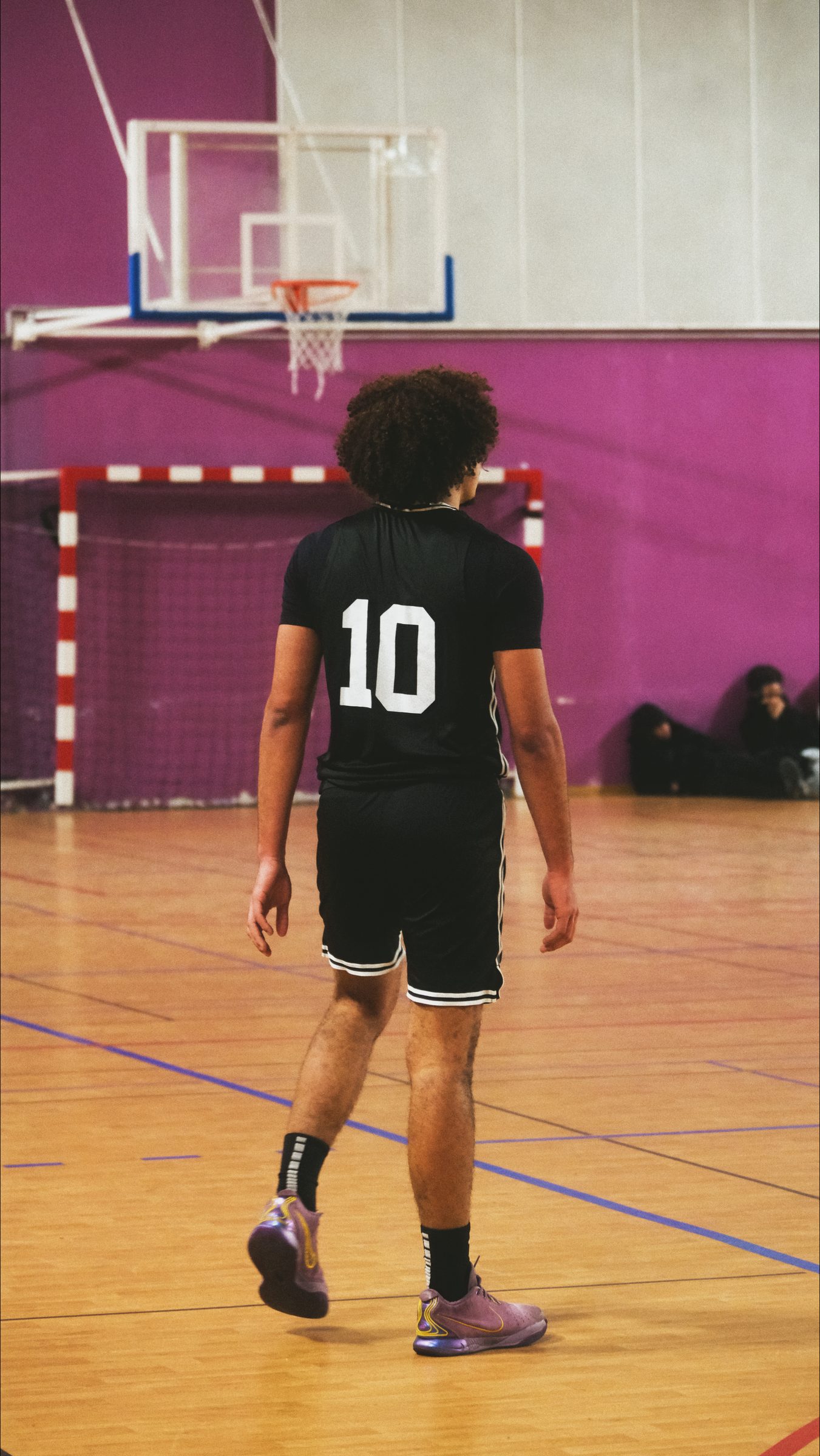 Joueur de Negativ Basketball à l'entraînement